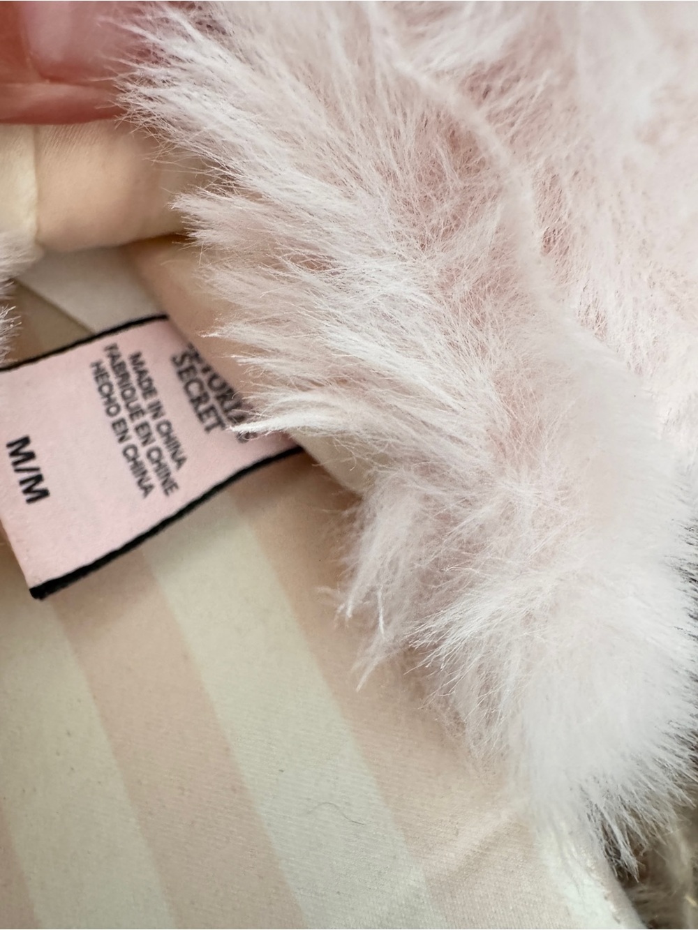 Victoria's Secret Light Pink Striped Plush Slide Slippers, Faux Fur Sz M 7/8 - Picture 6 of 8